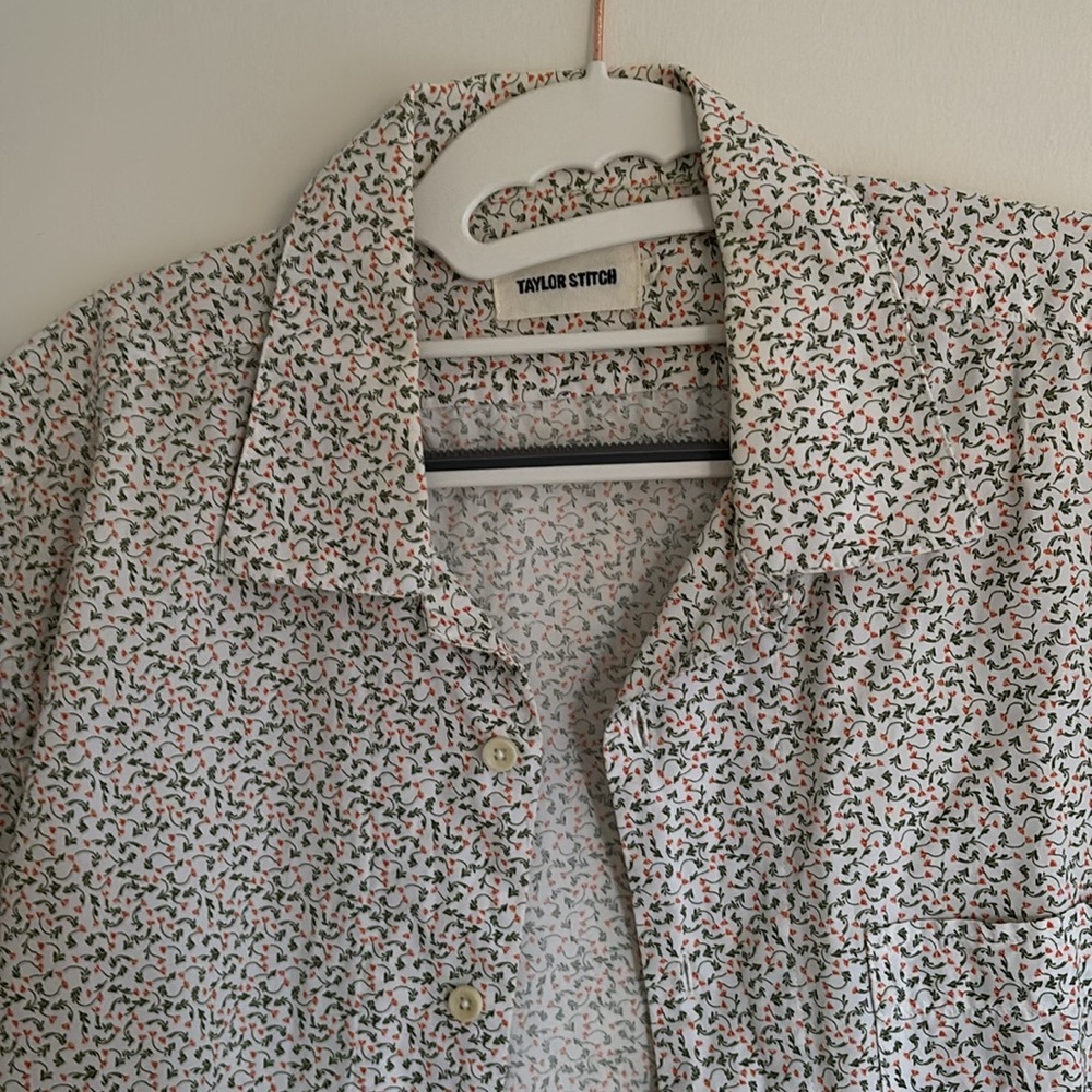 Taylor Stitch short sleeve Hawthorn in CA Poppy - Picture 3 of 4
